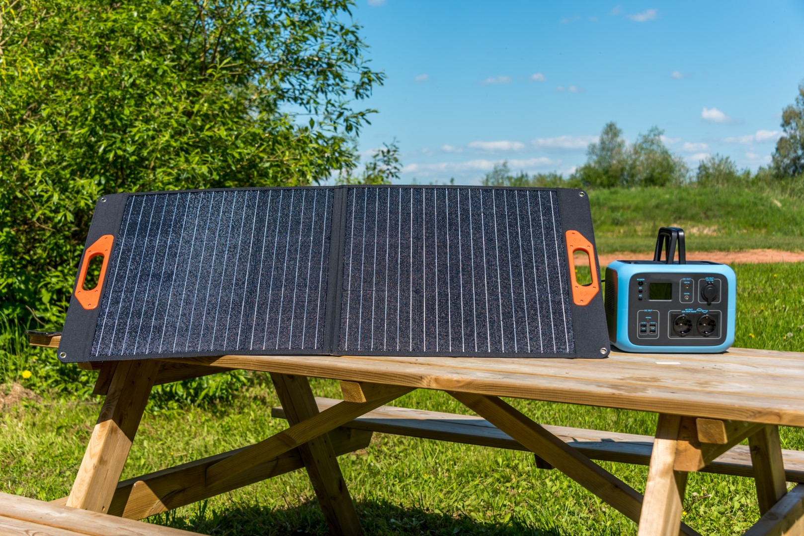 Solar Panels and Bluetti Burtnieki Latvia by Jon Shore May 2021 600dpi